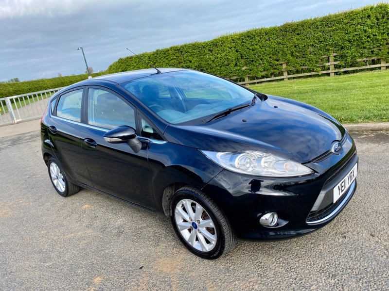 View FORD FIESTA ZETEC ** SOLD TO PONTEFRACT **