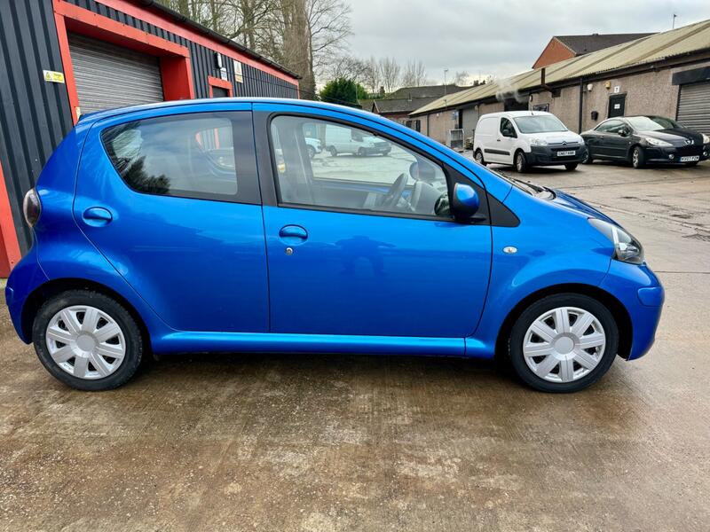 TOYOTA AYGO