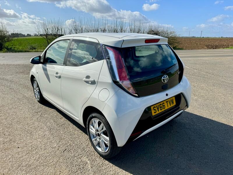 TOYOTA AYGO