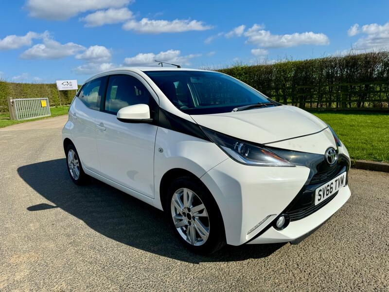 View TOYOTA AYGO 1.0 VVT-i x-pression 5 doors