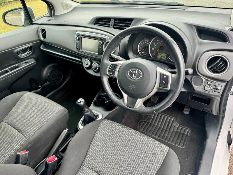 TOYOTA YARIS