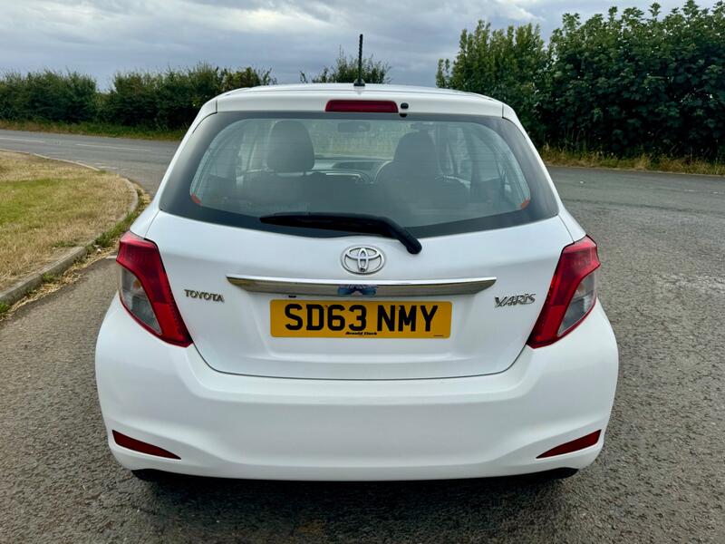 TOYOTA YARIS