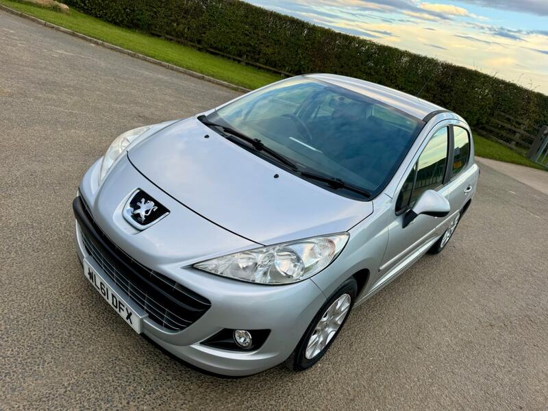 PEUGEOT 207