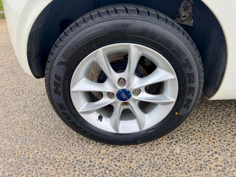 FORD KA