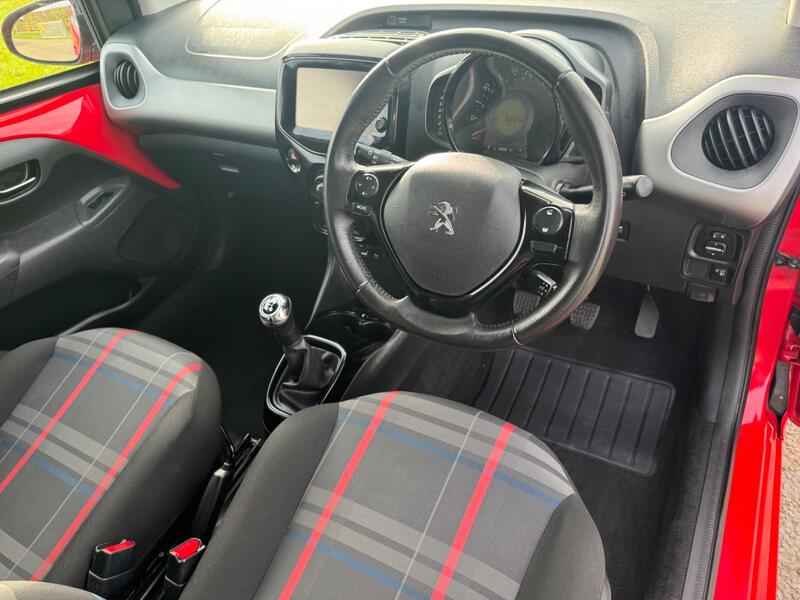 PEUGEOT 108