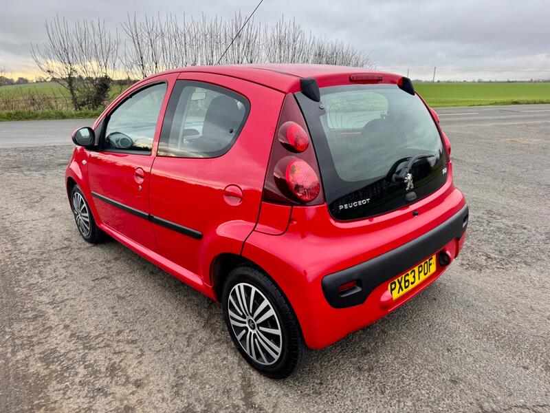 PEUGEOT 107