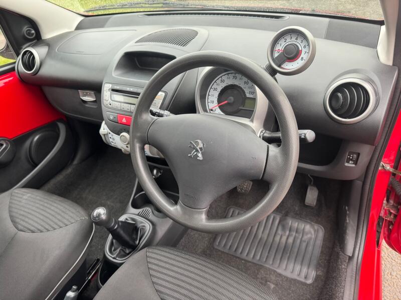 PEUGEOT 107