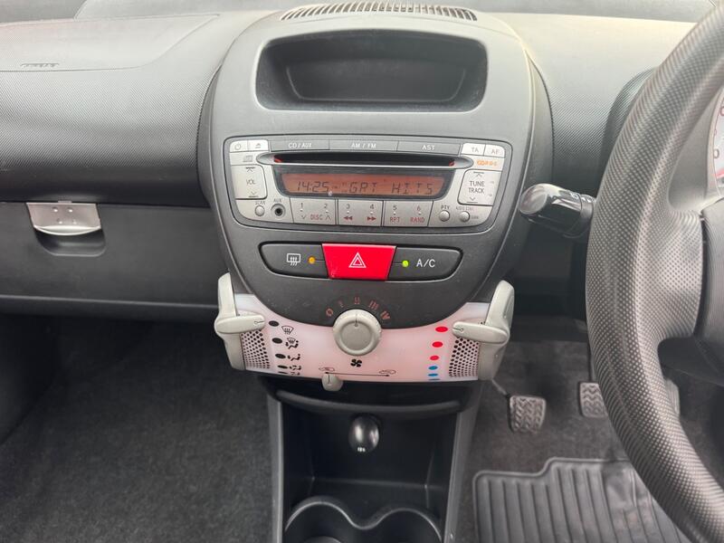 PEUGEOT 107