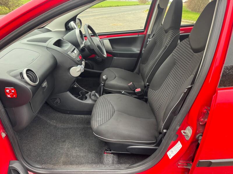 PEUGEOT 107