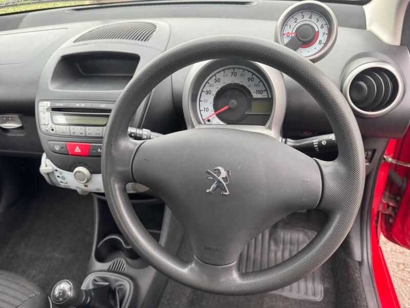 PEUGEOT 107