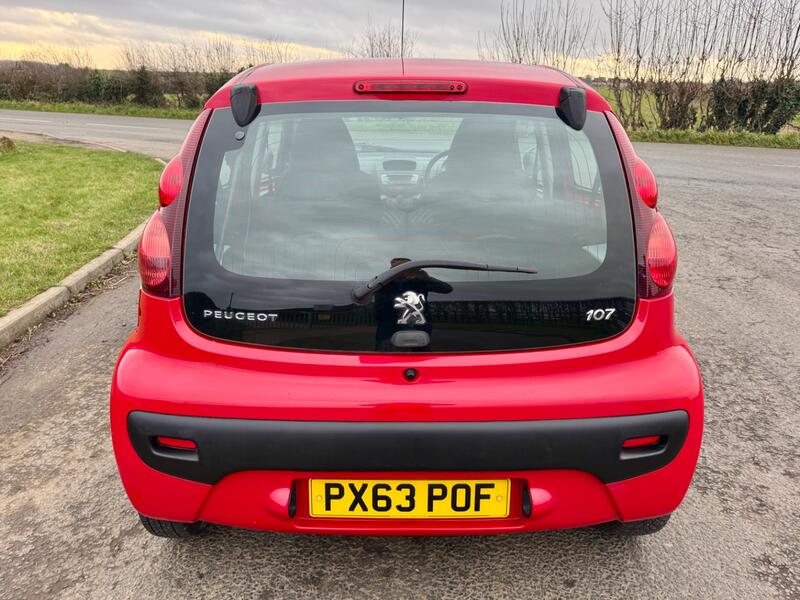 PEUGEOT 107