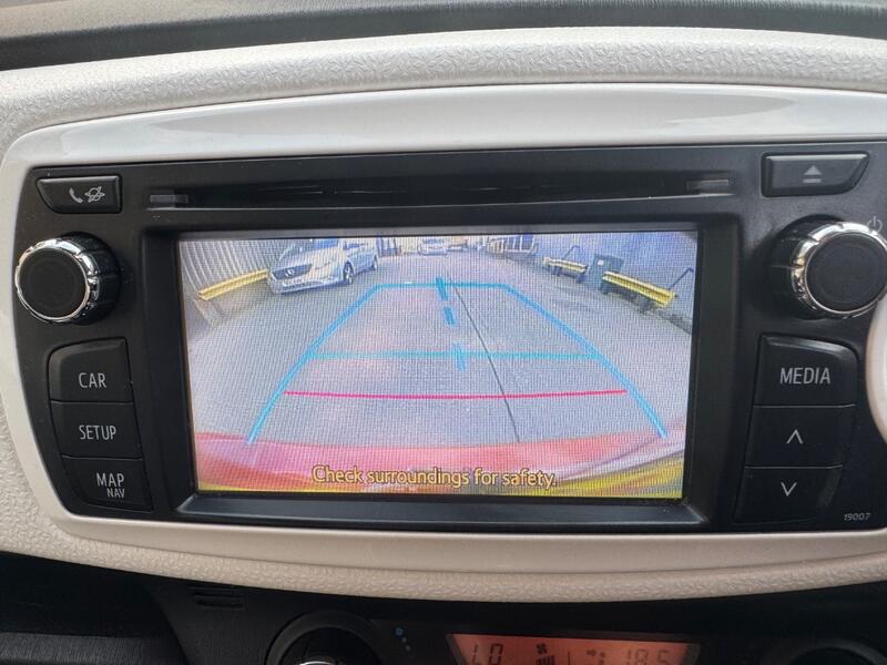 View TOYOTA YARIS 1.3 Dual VVT-i Trend