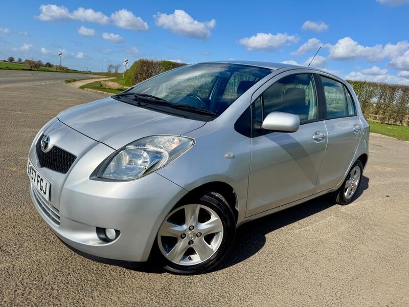 TOYOTA YARIS 1.3 VVT-i T Spirit