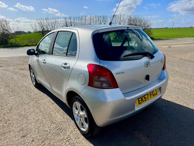 View TOYOTA YARIS 1.3 VVT-i T Spirit