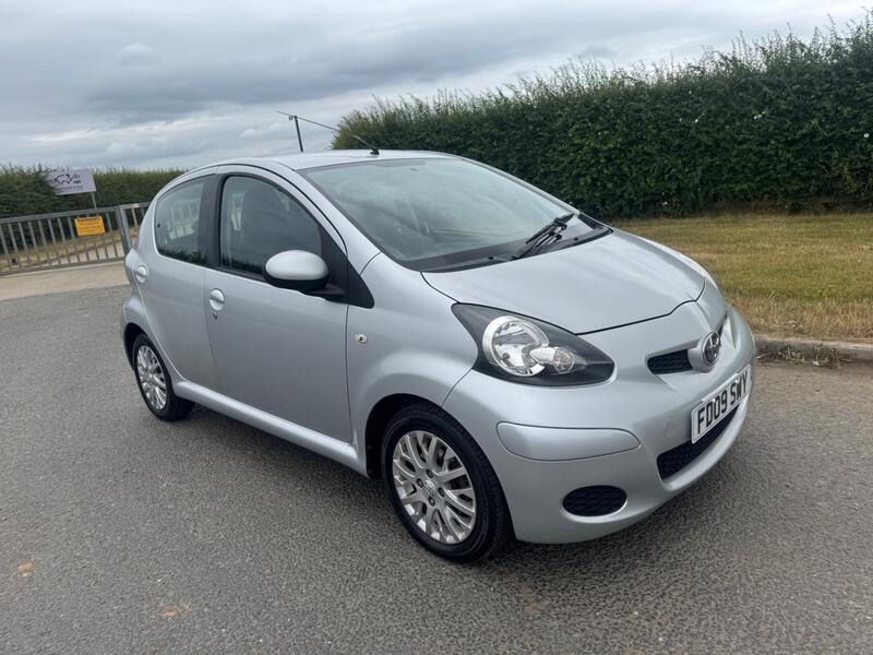 TOYOTA AYGO 1.0 VVT-i Platinum, AUTOMATIC