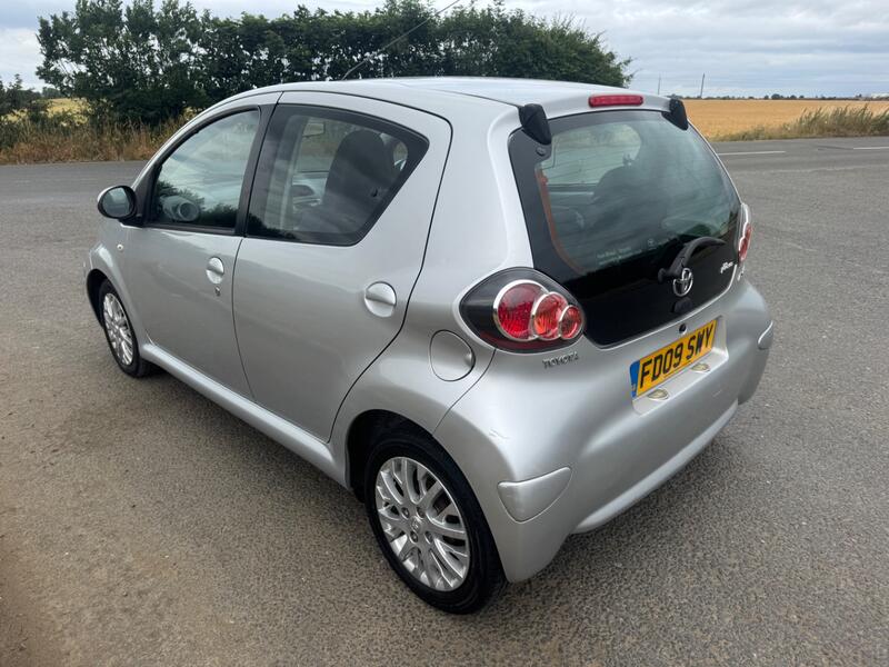 View TOYOTA AYGO 1.0 VVT-i Platinum, AUTOMATIC