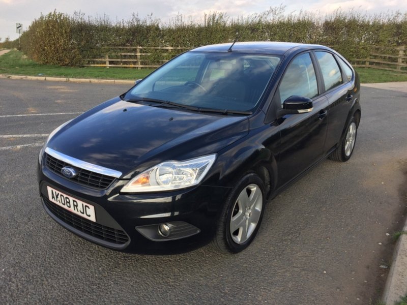 View FORD FOCUS STYLE, MOT OCTOBER 2019, 8 Service Stamps,