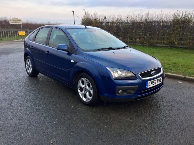 View FORD FOCUS ZETEC CLIMATE 1.6 Petrol, 5dr, MOT DECEMBER 2019, 11 SERVICE STAMPS,