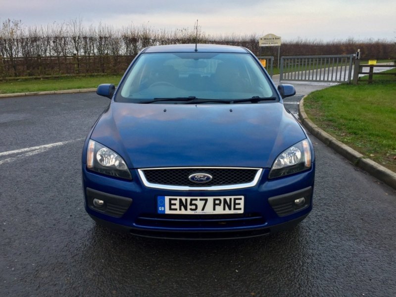 View FORD FOCUS ZETEC CLIMATE 1.6 Petrol, 5dr, MOT DECEMBER 2019, 11 SERVICE STAMPS,