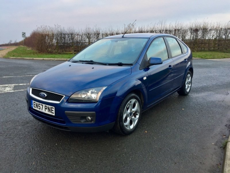 View FORD FOCUS ZETEC CLIMATE 1.6 Petrol, 5dr, MOT DECEMBER 2019, 11 SERVICE STAMPS,