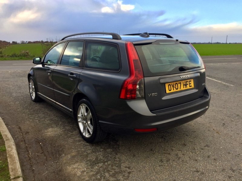 VOLVO V50