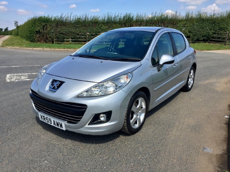 PEUGEOT 207