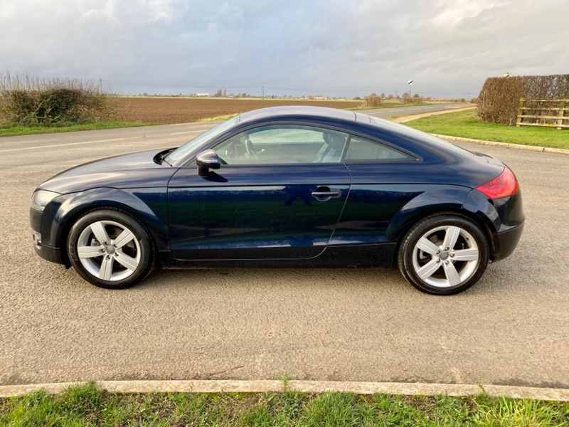 AUDI TT