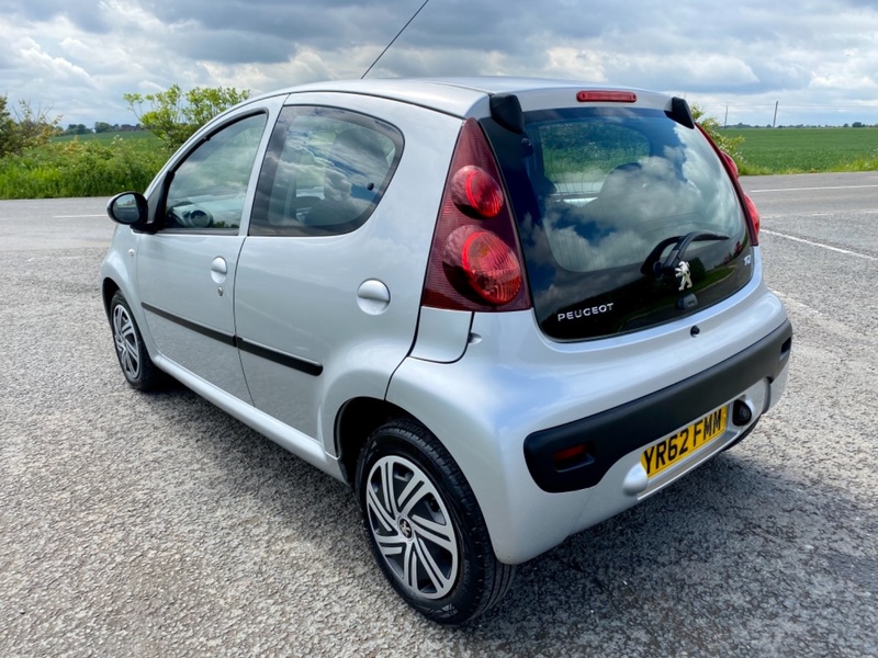 View PEUGEOT 107 ACTIVE