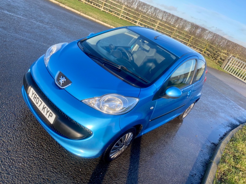 PEUGEOT 107