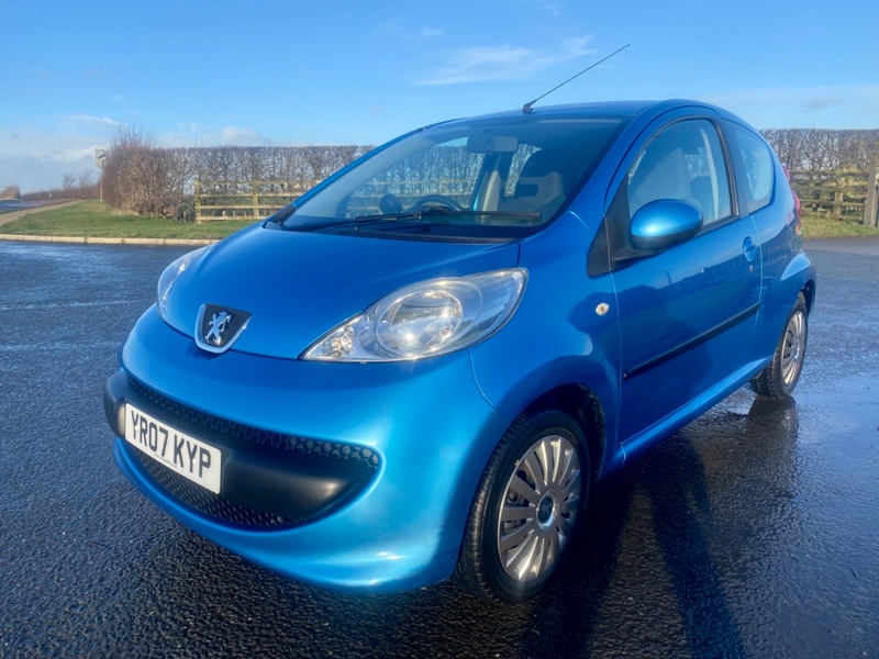 PEUGEOT 107