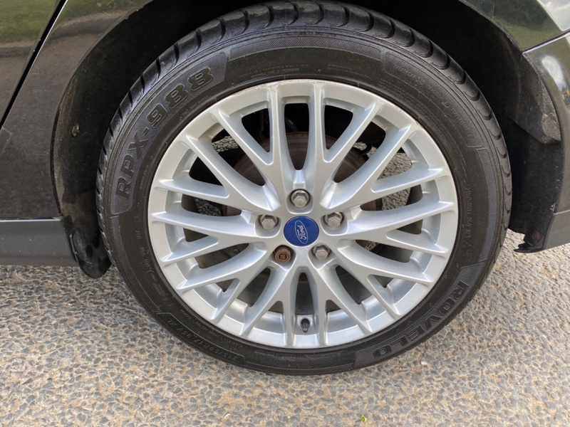 FORD FOCUS