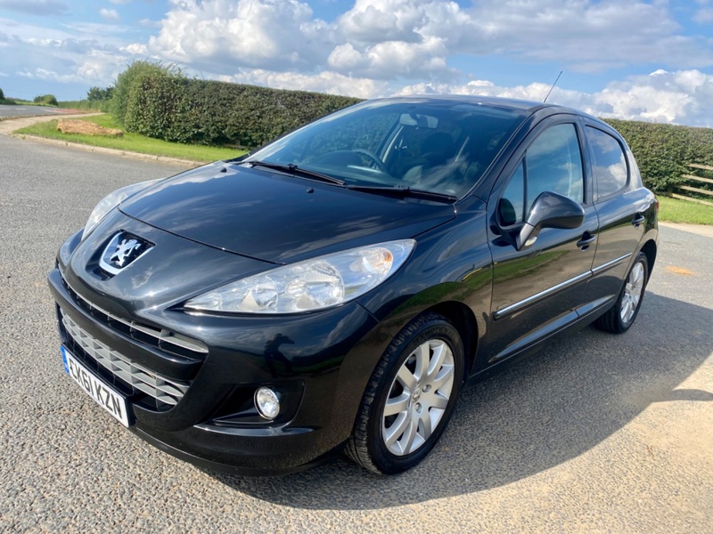 PEUGEOT 207